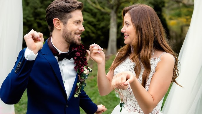 chris mcnally and julie gonzalo wedding