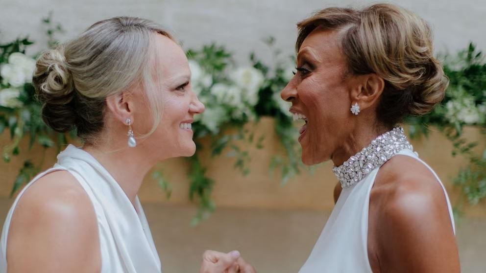 married robin roberts and amber laign wedding